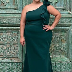 Elegant Green Evening Gown